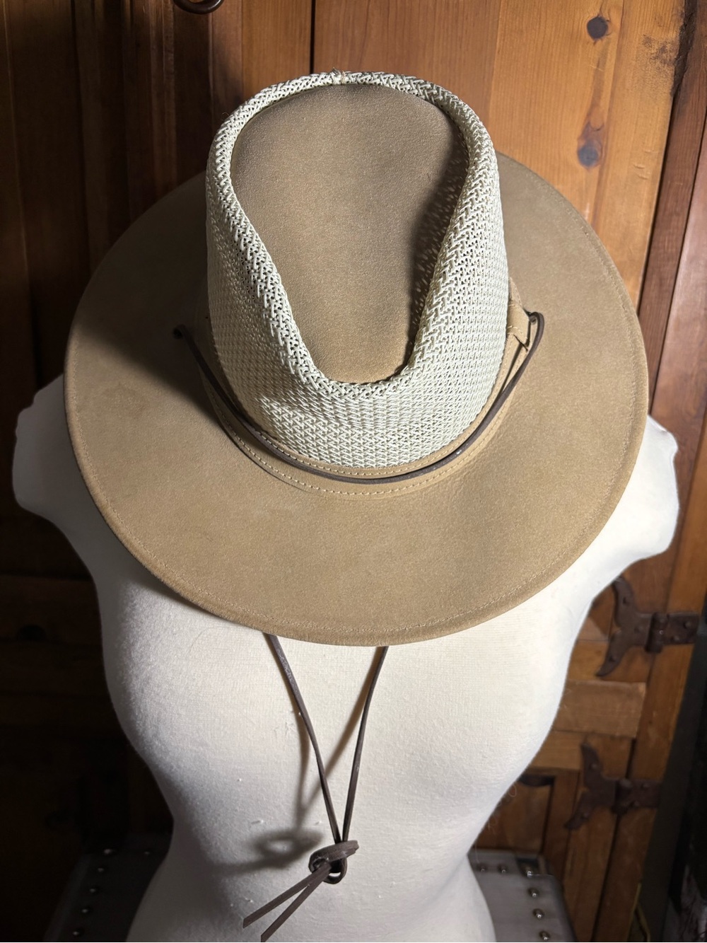 Vintage Women's Two-Tone Safari Hat - Tan
